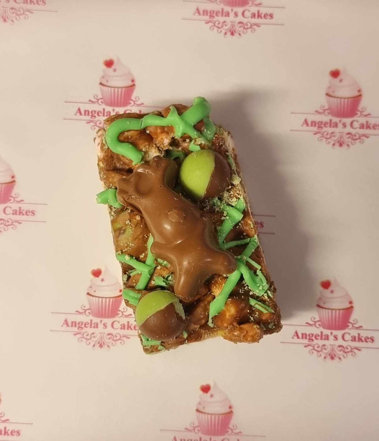 Christmas Selection Box - 1x Pudding, 1x Snowball, 1x Mint Rocky road, 1x Gingerbread Blondie, 1x Reindeer Brownie + 1x Chocolate Orange Brownie