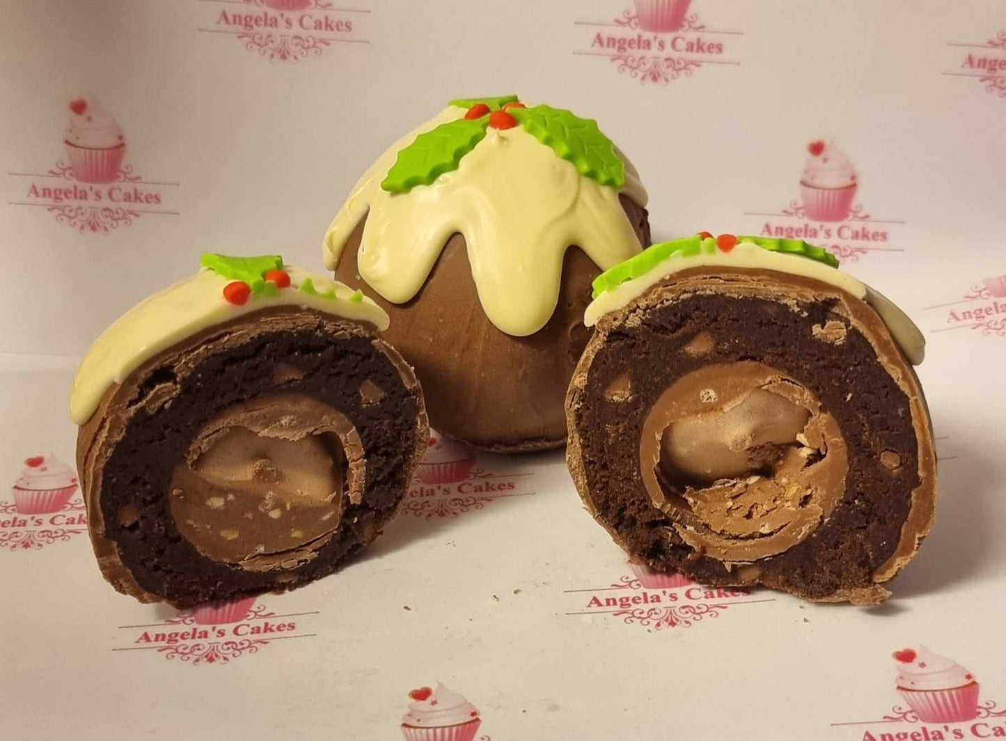 Christmas Selection Box - 1x Pudding, 1x Snowball, 1x Mint Rocky road, 1x Gingerbread Blondie, 1x Reindeer Brownie + 1x Chocolate Orange Brownie