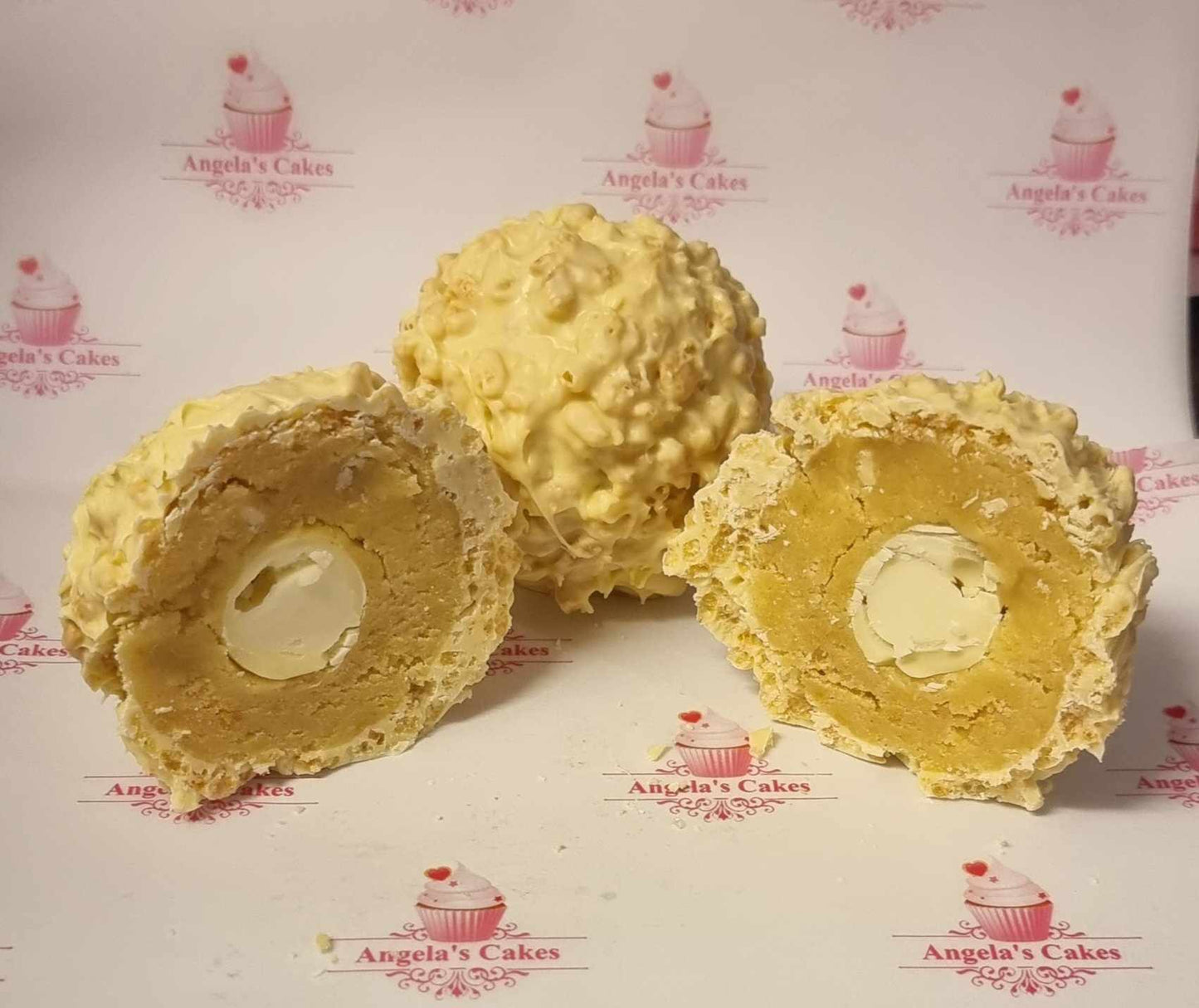 Christmas Snowball - white lindor blondie rice krispie ball x1