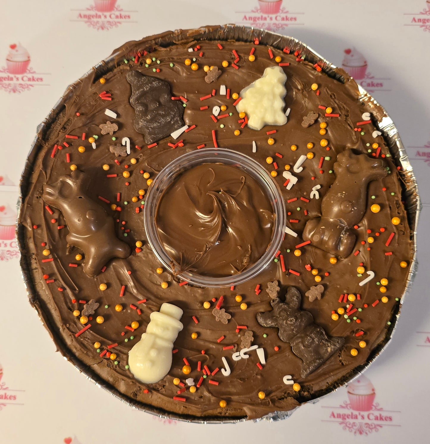 8" Brownie wreath with dipping pot of choice